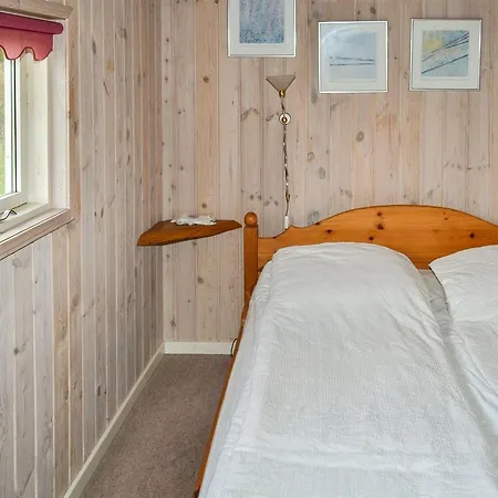 Three-bedroom Holiday In * Hals