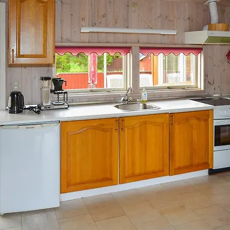 Three-bedroom Holiday In * Hals